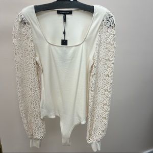 BCBGMAXAZRIA Lace Sleeve Bodysuit in Sea Salt
